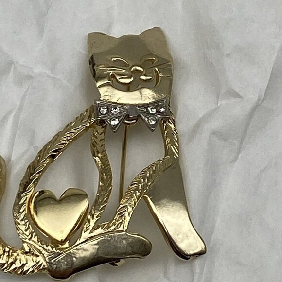 Vintage Ultra Craft Brooch Pin Cat Brushed Gold Tone Open Bow tie Heart Signed - Picture 4 of 8